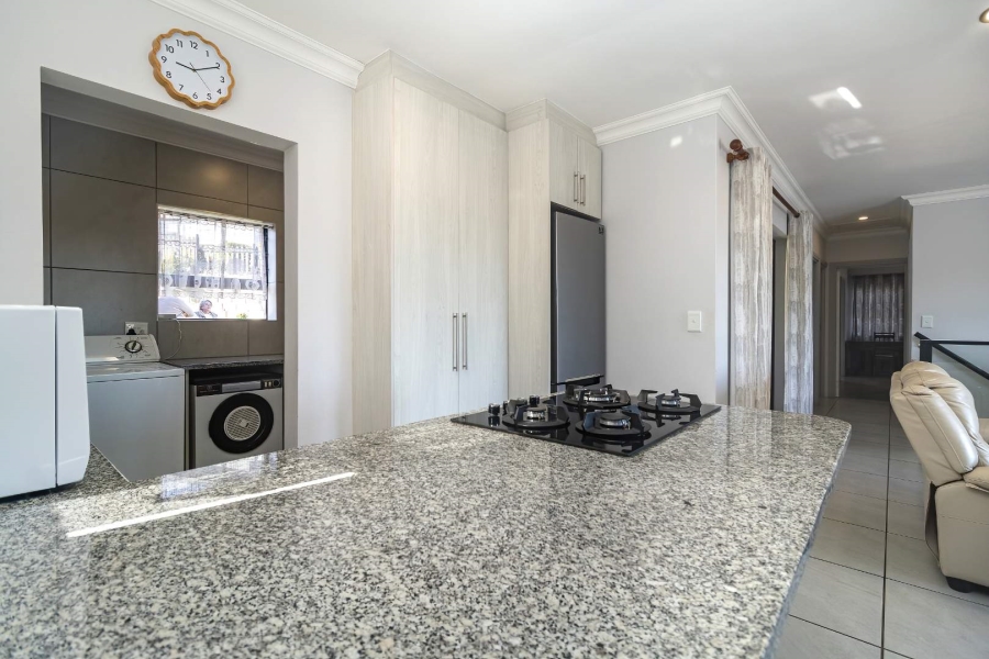 3 Bedroom Property for Sale in Hartenbos Heuwels Western Cape